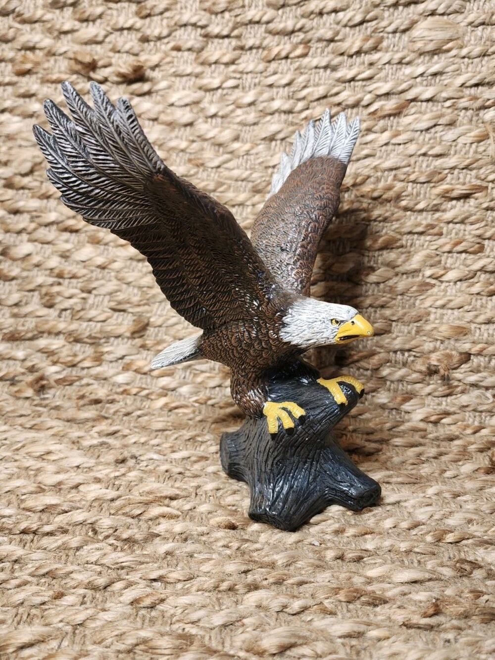 Vintage 1991 Ceramic Mikes Mold Majestic Flying Bald Eagle Figurine Home Decor